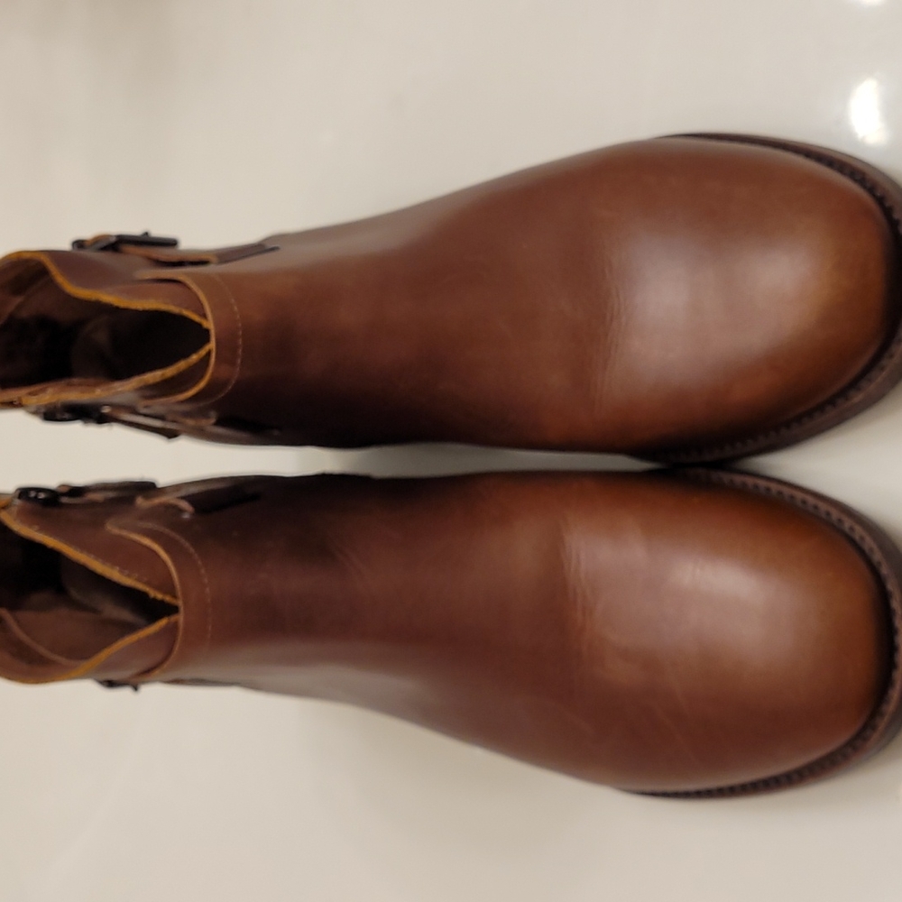 Ugg Barnett ankle boot.